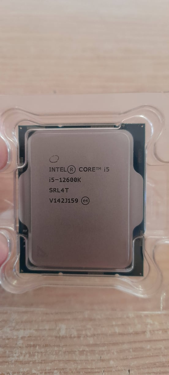CPU コア I5-12600K I5 12600K 3.4 GHz 10 コア 16 スレッド L3=20M 125W サポート インテル第12世代Alder Lake 無印 CPUラインナップの仕様がリーク - Core i9-12900, i7-12700, i5-12600,  i5-12400チップを含む - 自作ユーザーが解説するゲーミングPCガイド
