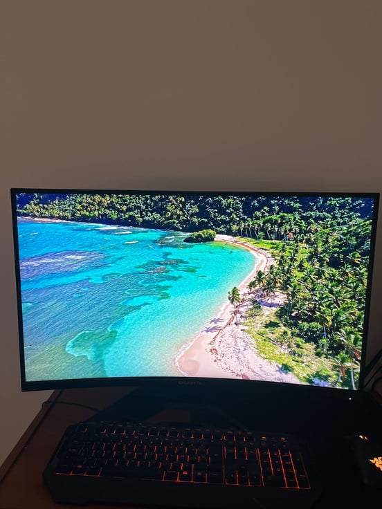 Gigabyte M32UC 31.5