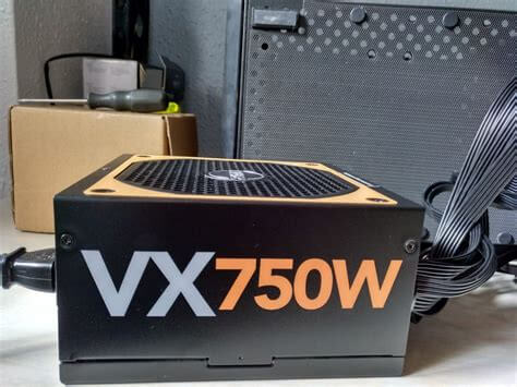 Alimentation PC Urano Vx 750W – Noir – Modulaire – Universelle – Occasion