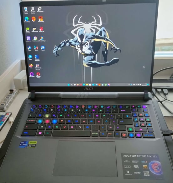 Portátil MSI Vector GP68HX 12VH-009XES Intel Core i9-12900HX/32GB