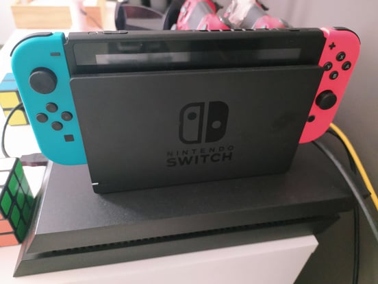 Nintendo Switch Azul Neón/Rojo Neón V2 | PcComponentes.com