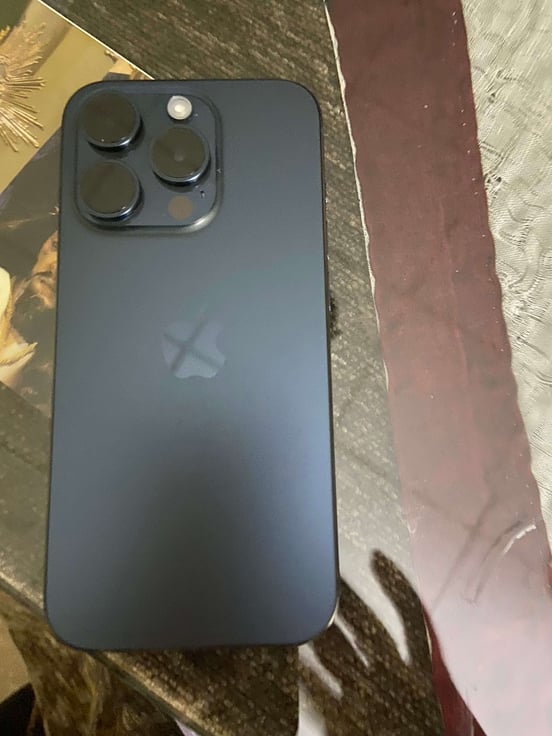 Apple iPhone 15 Pro 128GB Titanio Azul Libre Reacondicionado