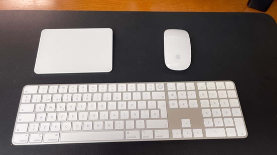 Apple Magic Trackpad 3 Lightning ホワイト Apple Magic Trackpad: Bluetooth, rechargeable. Works with