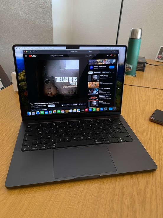 Portátil Apple Macbook Pro Apple M3 Pro 11 Núcleos/18GB/512GB SSD