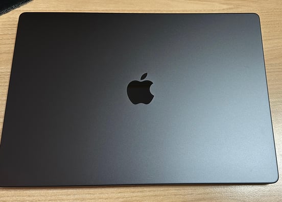 Portátil Apple Macbook Pro Apple M3 Pro 12 Núcleos/18GB/512GB SSD