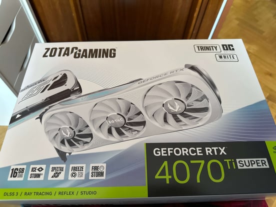Tarjeta Gráfica Zotac Gaming GeForce RTX 4070 Ti SUPER Trinity OC