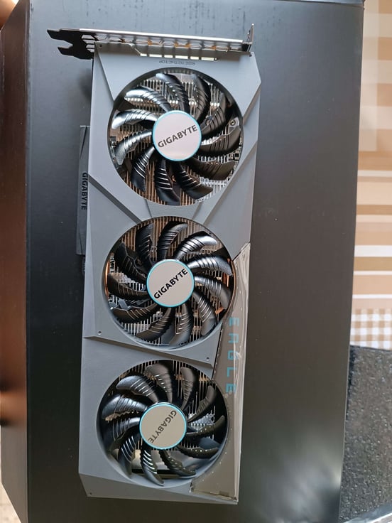 Tarjeta Gráfica Gigabyte AMD Radeon RX 6600 EAGLE 8GB GDDR6