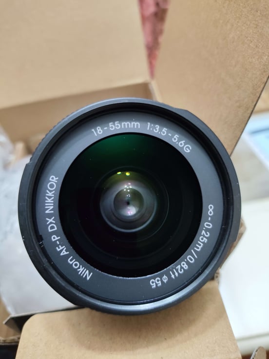 Nikon D3400 24.2MP Bluetooth + Objetivo AF-P 18-55mm F3.5-5.6 VR