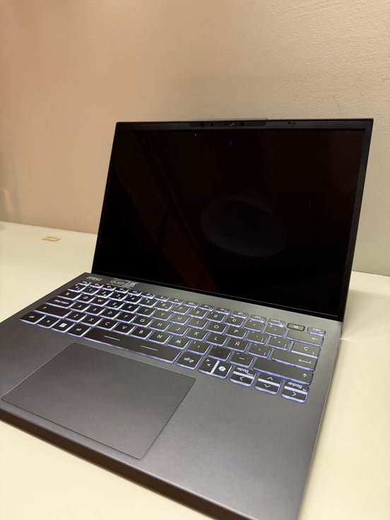 Portátil MSI Prestige 13 AI Evo OLED A1MG-024ES Intel Evo Core