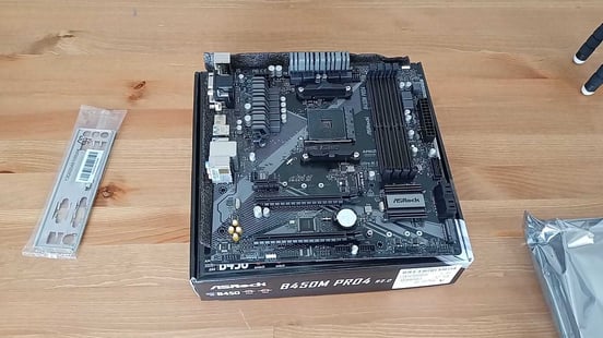 Placa Base ASRock B450M Pro4 R2.0 | PcComponentes.com