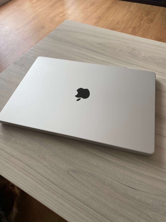Macbook Pro M4 14インチ 16GB 512GB ( 新品 ) Apple MacBook Pro 14 (2024) M4, 16GB, 512GB SSD, 14,2
