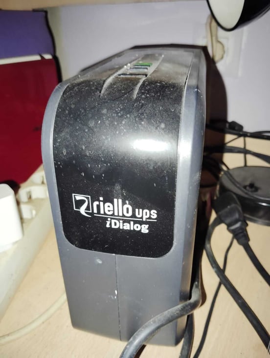 Sai Apc Alimentación - RIELLO RIELLO IPlug IPG800DE / SAI De Protección Riello Ups Iplug