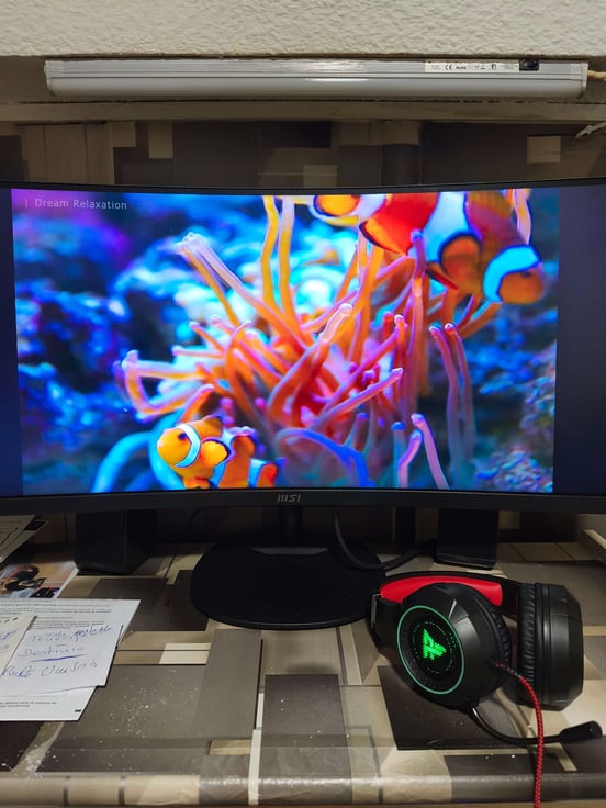 msi Optix MAG301CR2 200Hz　湾曲モニター29.5インチ MSI 湾曲ウルトラワイドゲーミングモニター MAG301CR2