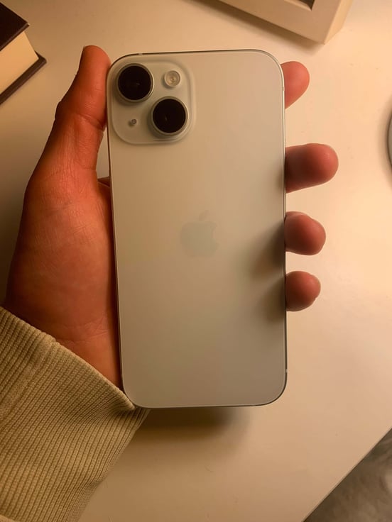 Apple iPhone 15 256GB Verde Libre Reacondicionado | PcComponentes.com