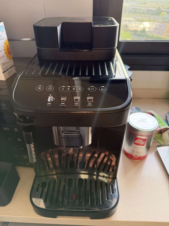 DeLonghi Magnifica Evo Cafetera Superautomática 15 Bares Negra 4