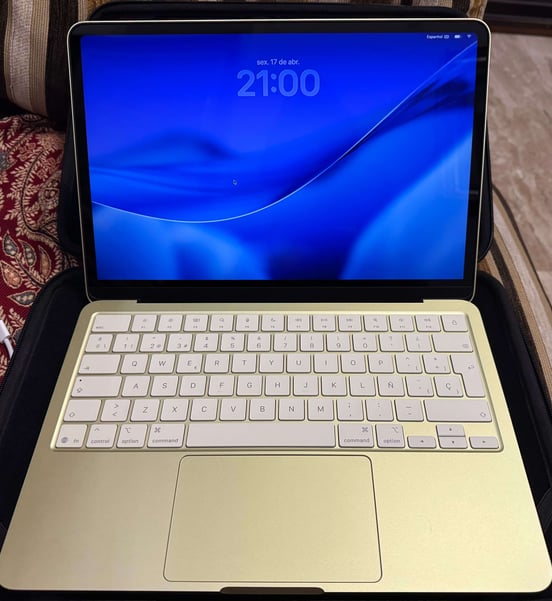 Apple MacBook Neo 13