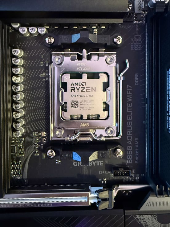 Procesador AMD Ryzen 7 7700X 8 Núcleos 4.5 GHz Frecuencia Base 5.4